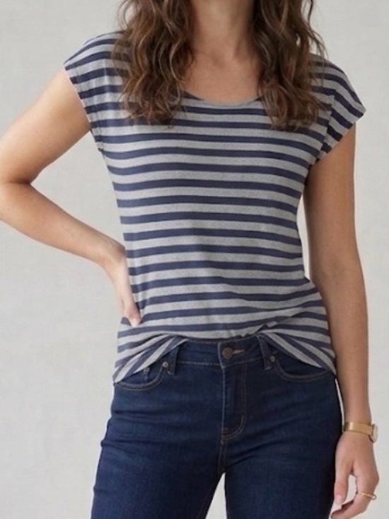 Ricki's Tops - Ricki’s Sleeveless Knit Top Rayon Blend Navy Stripe Womens Medium